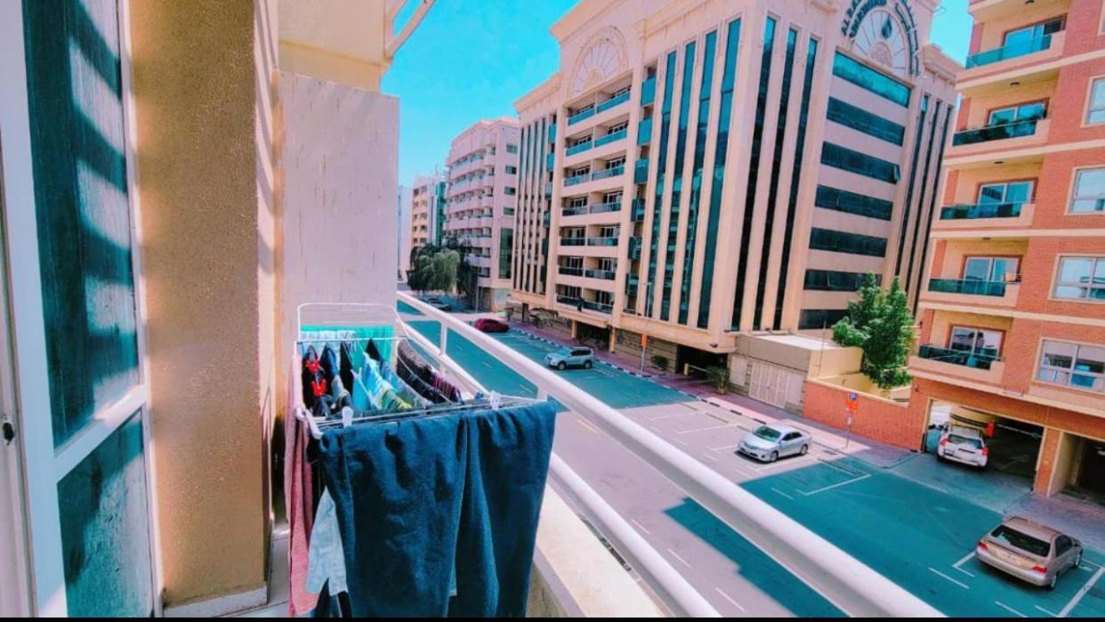 Dxb Hostel Near Adcb Metro Station Dubái Exterior foto